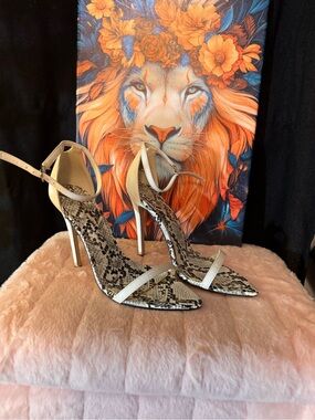 Shoe Dazzle white & Black Snake-Print Ankle-Strap Stiletto Heels